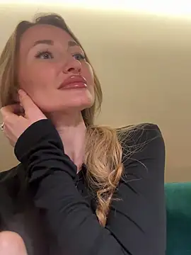 Snapshot of Sweet_Pussy2024 chatting on 02/15/25, 06:33 Sweet Pussy2024 online show from 02/15/25, 06:33