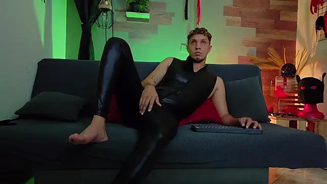 AngeloColleen online show from 04/22/26, 11:28