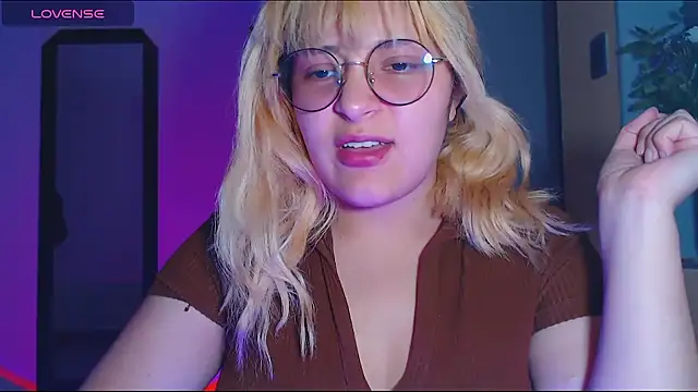 Snapshot of Hinako0Satorii_ chatting on 03/20/25, 02:29 Hinako0Satorii online show from 03/20/25, 02:29