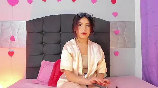 Alice evans lov online show from 02/15/25, 03:28