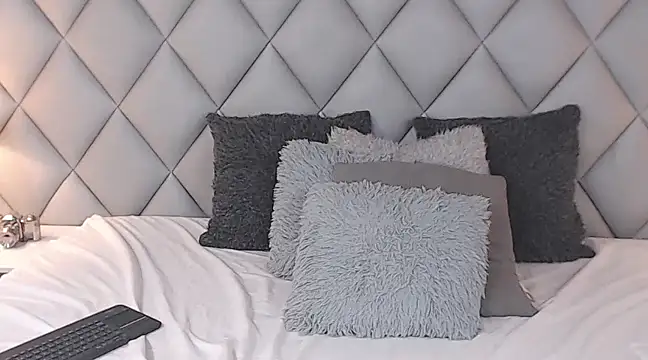 LalyCastro online show from 02/05/25, 11:06