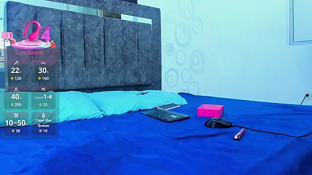 Snapshot of Nicol_TransGirl chatting on 11/20/25, 04:12 Nicol TransGirl online show from 11/20/25, 04:12