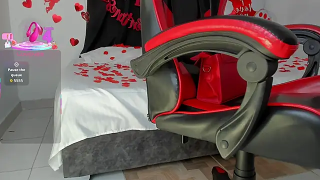 Snapshot of Nicol_TransGirl chatting on 02/12/26, 02:50 Nicol TransGirl online show from 02/12/26, 02:50