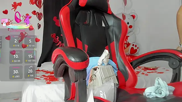 Snapshot of Nicol_TransGirl chatting on 02/15/26, 04:31 Nicol TransGirl online show from 02/15/26, 04:31