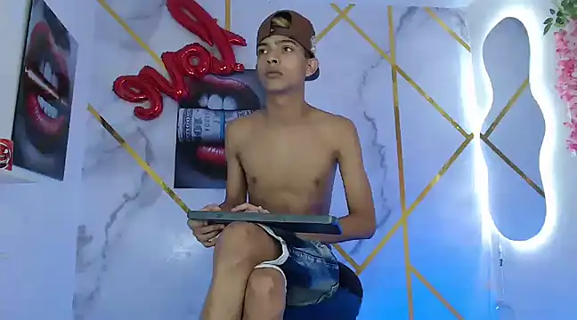 Snapshot of KING_STYLE2 chatting on 03/22/25, 03:09 KING STYLE2 online show from 03/22/25, 03:09