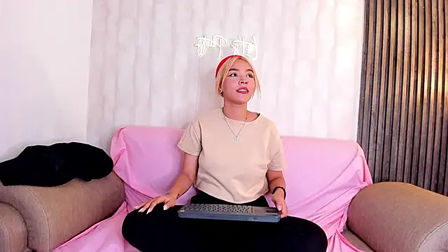 Snapshot of asami_kimi chatting on 02/03/25, 07:10 asami kimi online show from 02/03/25, 07:10