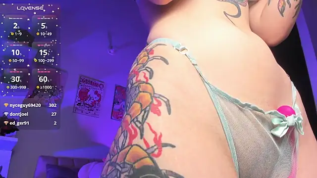 Snapshot of sabrinamoonie chatting on 02/10/25, 03:21 sabrinamoonie online show from 02/10/25, 03:21