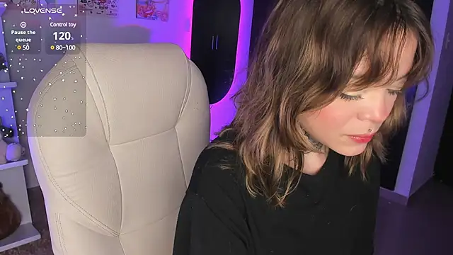 Snapshot of sabrinamoonie chatting on 02/25/25, 12:03 sabrinamoonie online show from 02/25/25, 12:03