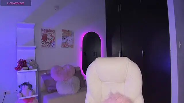 Snapshot of sabrinamoonie chatting on 11/10/25, 03:00 sabrinamoonie online show from 11/10/25, 03:00