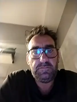 Snapshot of Hardasanut chatting on 10/16/25, 05:08 Hardasanut online show from 10/16/25, 05:08