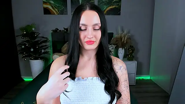 Snapshot of EmiliaBeynard chatting on 02/04/25, 01:38 EmiliaBeynard online show from 02/04/25, 01:38