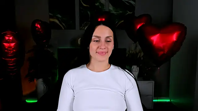 Snapshot of EmiliaBeynard chatting on 02/13/25, 04:28 EmiliaBeynard online show from 02/13/25, 04:28