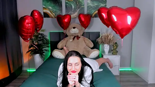 Snapshot of EmiliaBeynard chatting on 02/14/25, 07:33 EmiliaBeynard online show from 02/14/25, 07:33