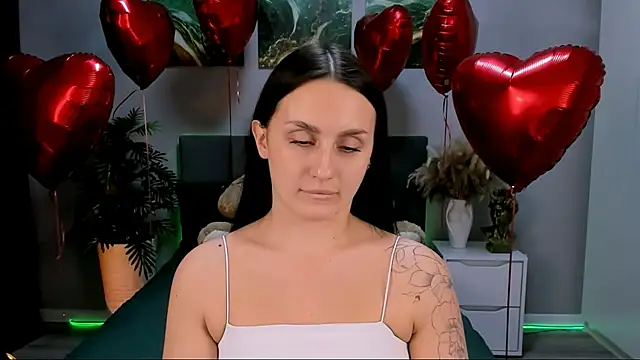 Snapshot of EmiliaBeynard chatting on 02/17/25, 01:42 EmiliaBeynard online show from 02/17/25, 01:42