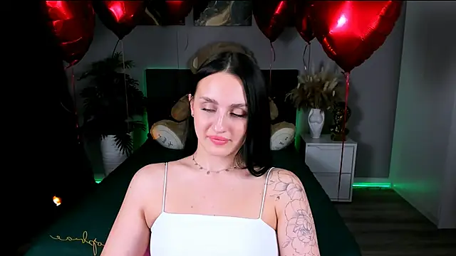 Snapshot of EmiliaBeynard chatting on 02/23/25, 04:35 EmiliaBeynard online show from 02/23/25, 04:35