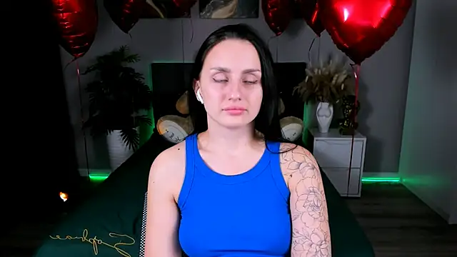 Snapshot of EmiliaBeynard chatting on 02/24/25, 04:58 EmiliaBeynard online show from 02/24/25, 04:58