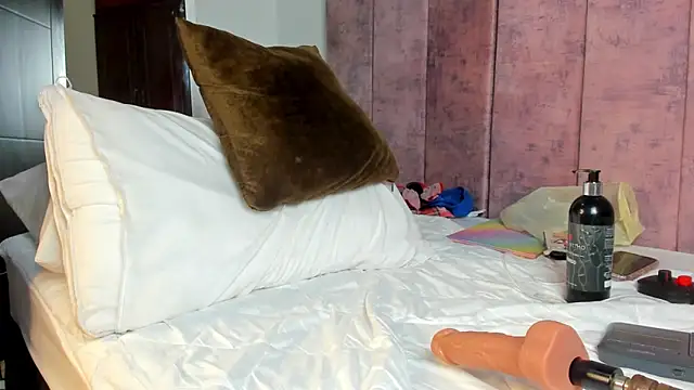 Snapshot of Annita001 chatting on 01/06/26, 06:33 Annita001 online show from 01/06/26, 06:33