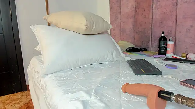 Snapshot of Annita001 chatting on 01/12/26, 06:57 Annita001 online show from 01/12/26, 06:57