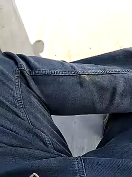 xmanrawan2 online show from 02/04/25, 10:54