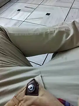 xmanrawan2 online show from 02/21/25, 12:28