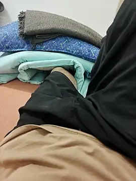 xmanrawan2 online show from 11/04/25, 01:32