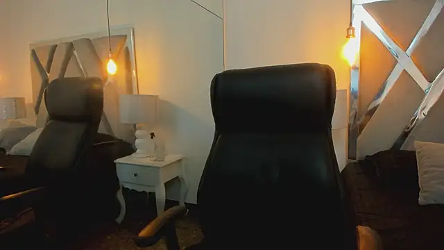 MelodyWinx online show from 10/23/25, 07:45