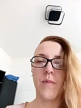 Astrid-Gilbert online show from 02/04/25, 12:44