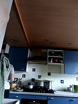 Astrid-Gilbert online show from 02/18/25, 07:43