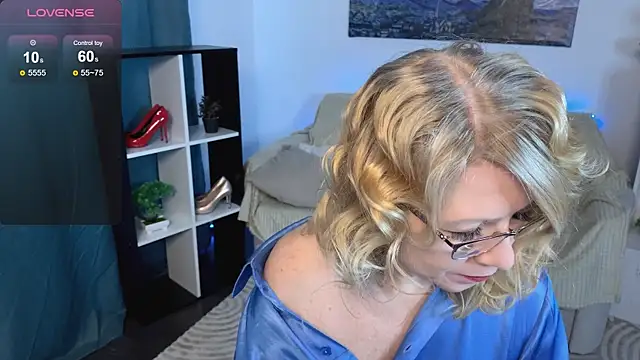 Snapshot of Milena_Whity chatting on 02/26/25, 09:53 Milena Whity online show from 02/26/25, 09:53