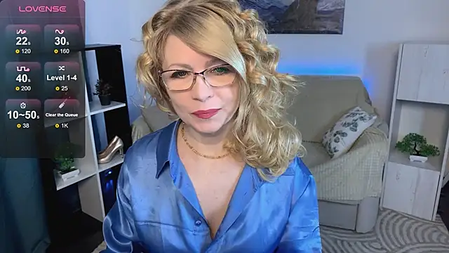 Snapshot of Milena_Whity chatting on 03/01/25, 05:42 Milena Whity online show from 03/01/25, 05:42