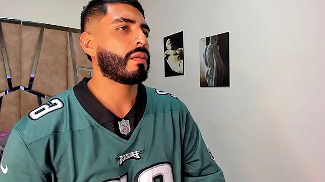 Snapshot of LeandroRusso chatting on 03/04/25, 08:49 LeandroRusso online show from 03/04/25, 08:49