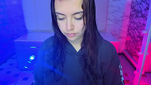 Hela v online show from 04/15/26, 01:07