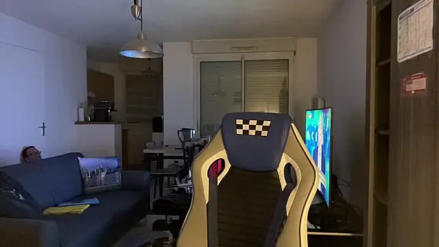 Funnyjul31 online show from 03/21/25, 08:40