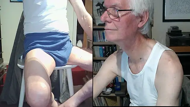 Snapshot of bigears chatting on 10/13/25, 07:14 bigears online show from 10/13/25, 07:14