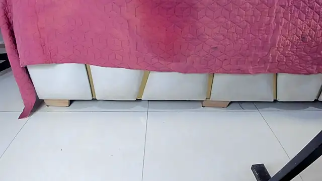 violet gray  online show from 03/07/25, 12:34