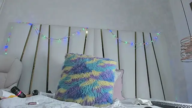 violet gray  online show from 11/20/25, 10:04