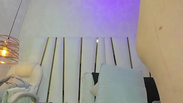 violet gray  online show from 03/09/26, 11:03