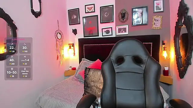 Snapshot of nina__dixon chatting on 02/01/25, 11:48 nina dixon online show from 02/01/25, 11:48