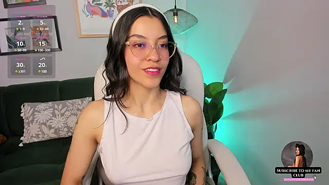 Snapshot of nina__dixon chatting on 02/18/25, 08:47 nina dixon online show from 02/18/25, 08:47