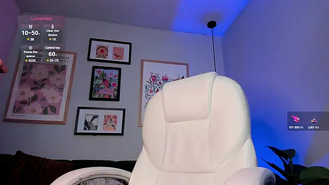 Snapshot of nina__dixon chatting on 03/02/25, 07:45 nina dixon online show from 03/02/25, 07:45