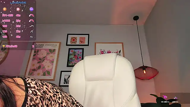 Snapshot of nina__dixon chatting on 03/18/25, 11:20 nina dixon online show from 03/18/25, 11:20