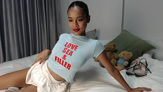 misslilypeach online show from 02/14/25, 08:21