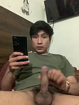 Snapshot of EduardoEspinoza12 chatting on 06/30/26, 05:08 EduardoEspinoza12 online show from 06/30/26, 05:08
