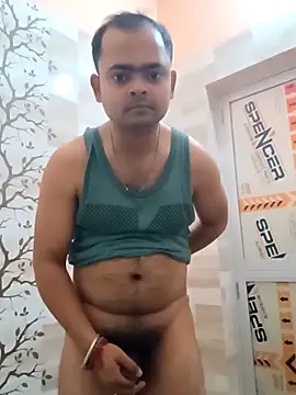 guavam65 online show from 04/28/26, 03:06