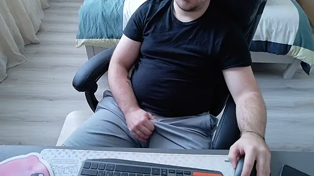 alexx0904 online show from 10/04/25, 12:25