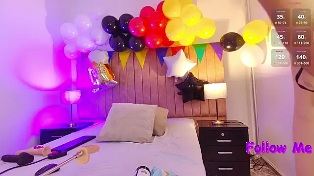 Snapshot of PamelaaPonce chatting on 09/23/25, 12:19 PamelaaPonce online show from 09/23/25, 12:19