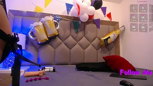 Snapshot of PamelaaPonce chatting on 09/25/25, 02:21 PamelaaPonce online show from 09/25/25, 02:21