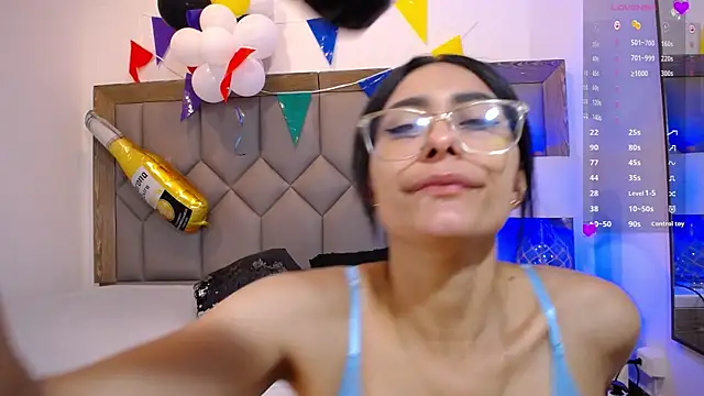 Snapshot of PamelaaPonce chatting on 09/30/25, 04:23 PamelaaPonce online show from 09/30/25, 04:23