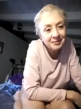 divinaerotica online show from 11/18/25, 03:16