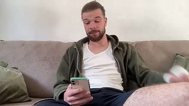 Snapshot of Kiffwahn chatting on 10/05/25, 07:50 Kiffwahn online show from 10/05/25, 07:50